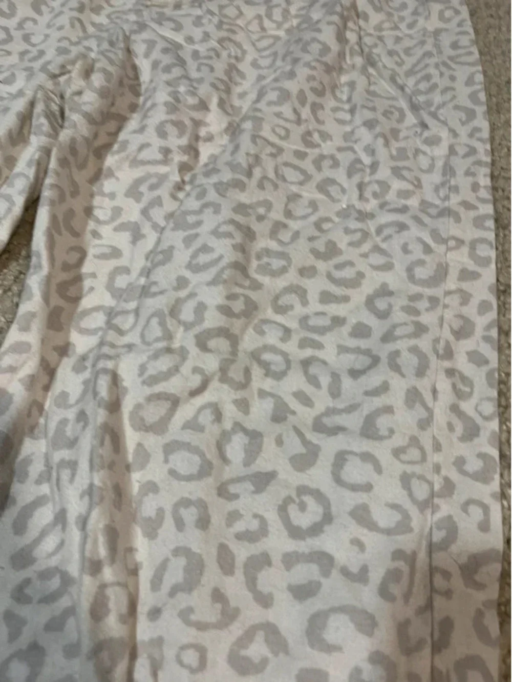 Old Navy woman girl pajama pants M sleepwear white cheetah print